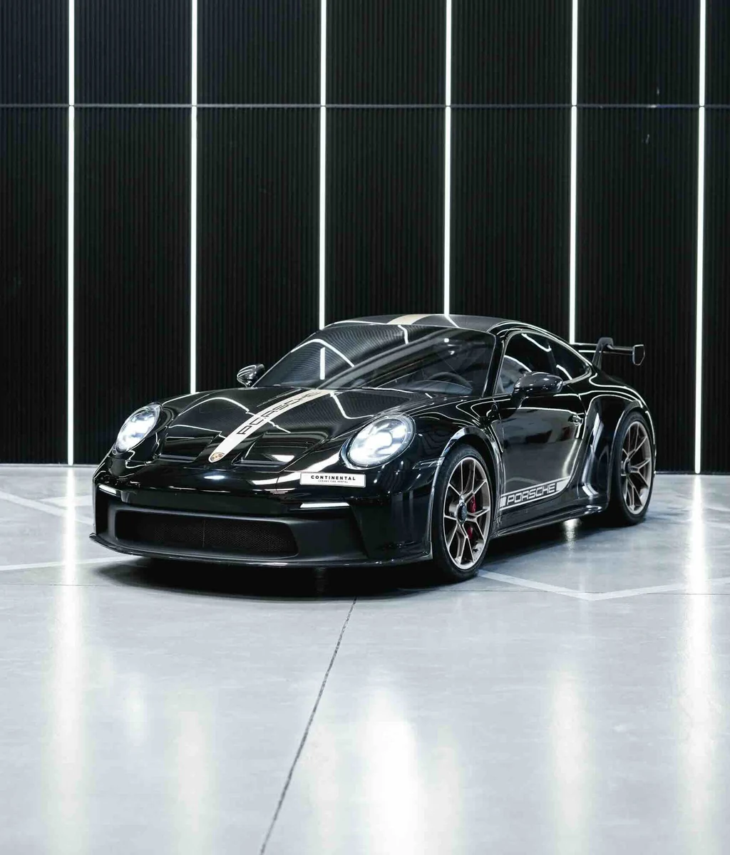 Porsche 992 GT3 exterior in Dubai