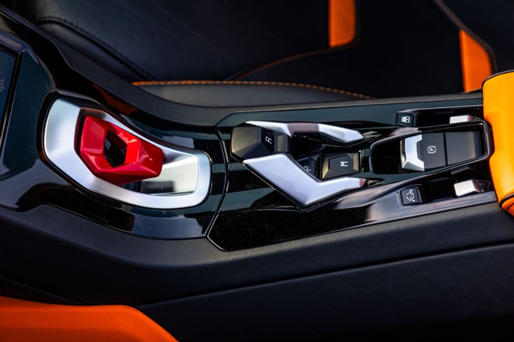 Lamborghini Huracan EVO Spyder cockpit