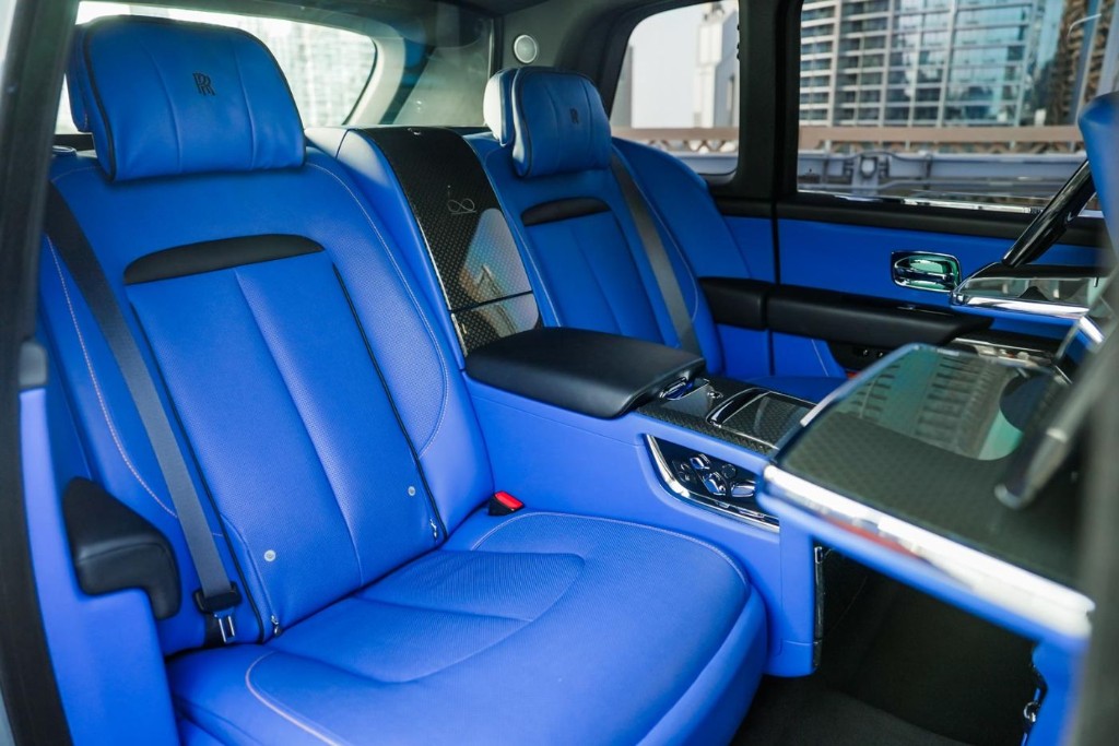 Rolls-Royce Cullinan Black Badge rear cabin view